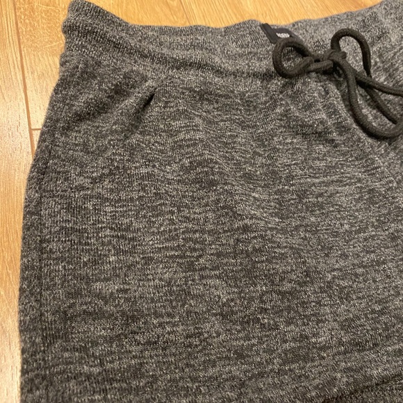 Grey shorts - Picture 4 of 4